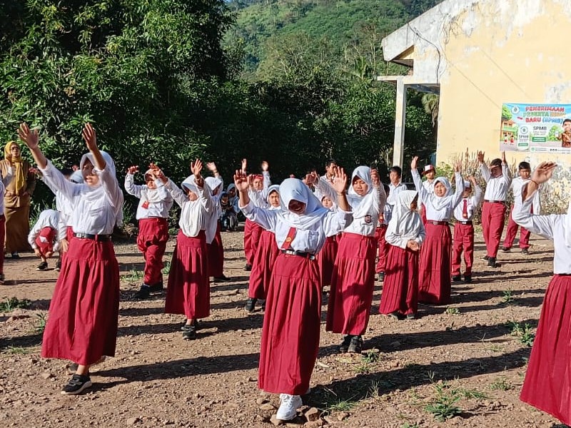 Senam Anak Indonesia Hebat